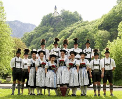 Aktive Dirndl und Buam im Jahre 2006